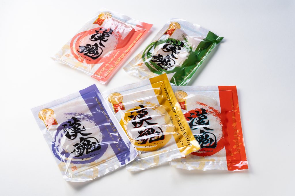 【Kaori-熏】で販売中である漢魂プレミアムスモーク5種のパッケージが並んでいる。