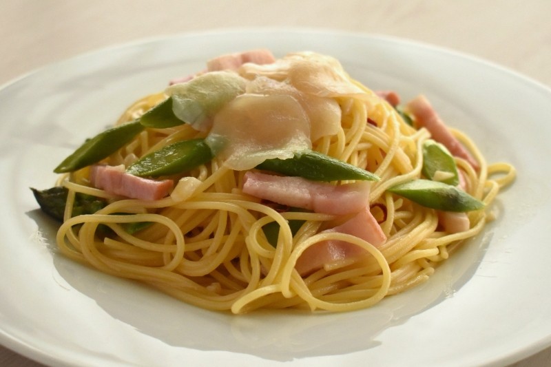 スモーク帆立とアスパラガスのペペロンチーノ