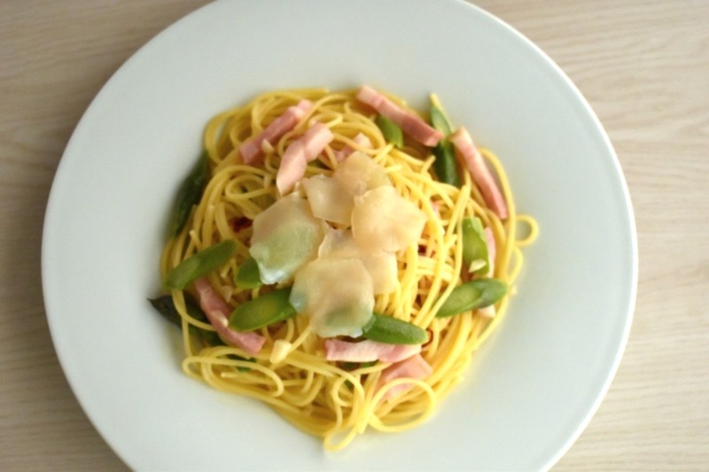 スモーク帆立とアスパラガスのパスタ