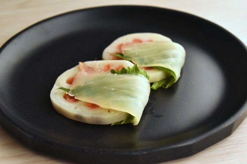 スモーク真鯛をまとったれんこんのおつまみ