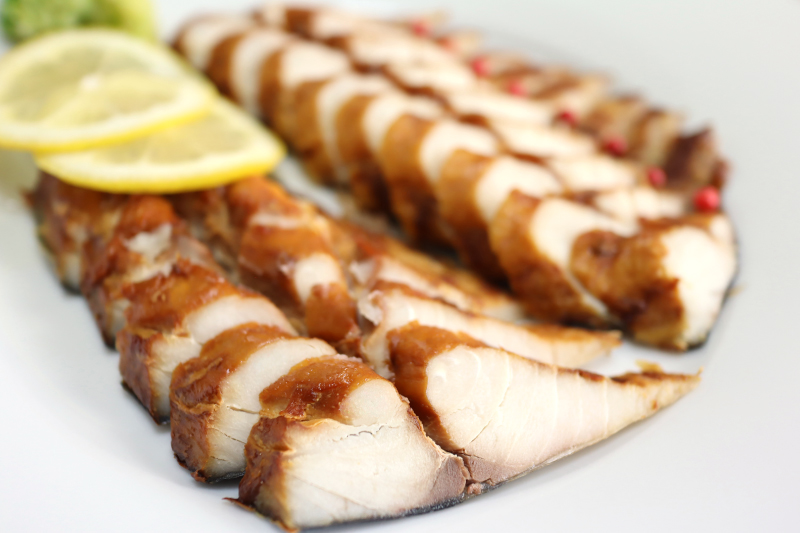 スライスしたスモークさば