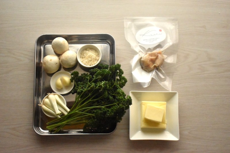 「スモーク真つぶ貝」のエスカルゴ風　材料