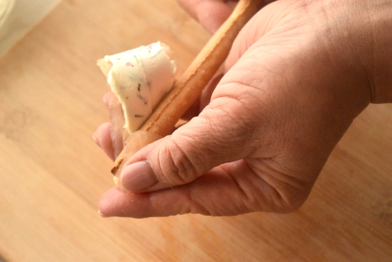 グリッシーニに巻き付ける