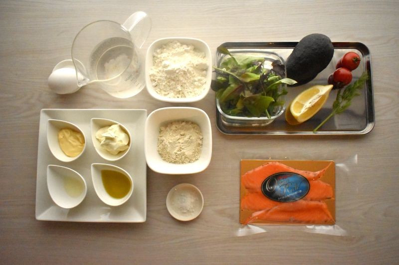 スモークサーモンパストラミを使ったそば粉のガレット_材料
