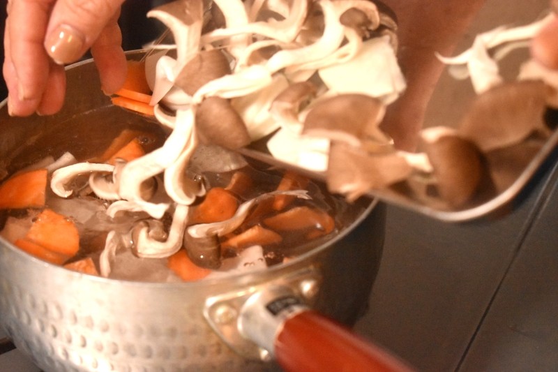 天然汐紅鮭切り身を使った粕汁　プロセス