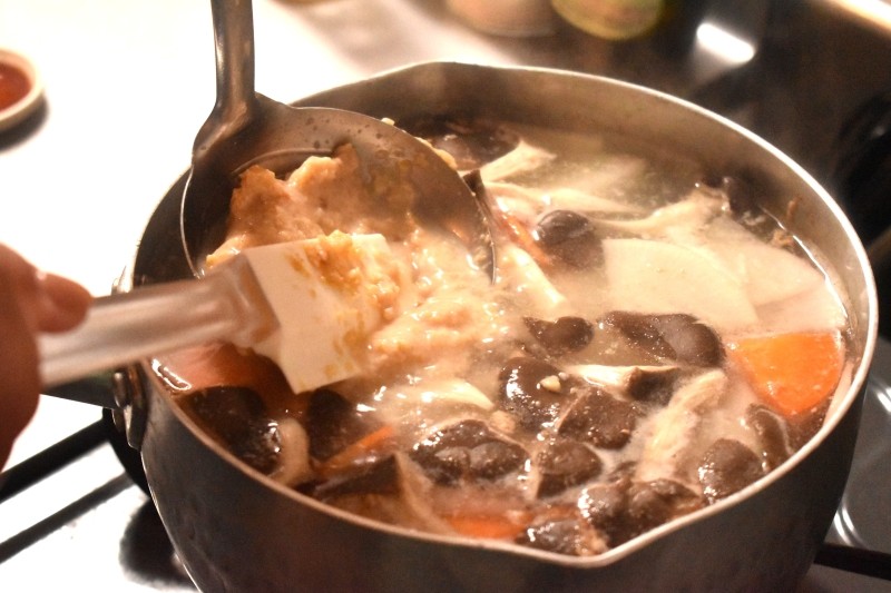 天然汐紅鮭切り身を使った粕汁　プロセス