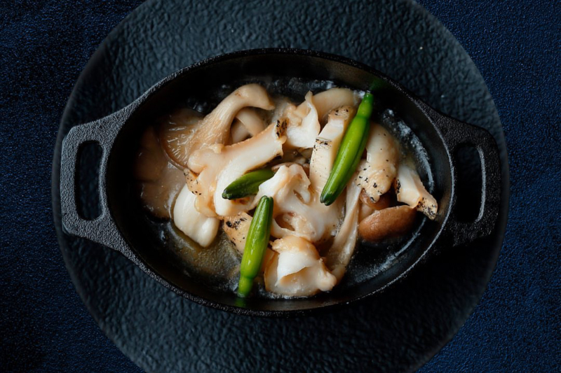 真つぶ貝とキノコのソテー