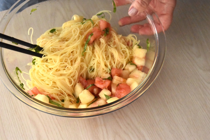 桃とスモーク真鯛の冷製パスタ