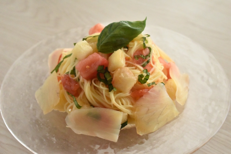 桃とスモーク真鯛の冷製パスタ
