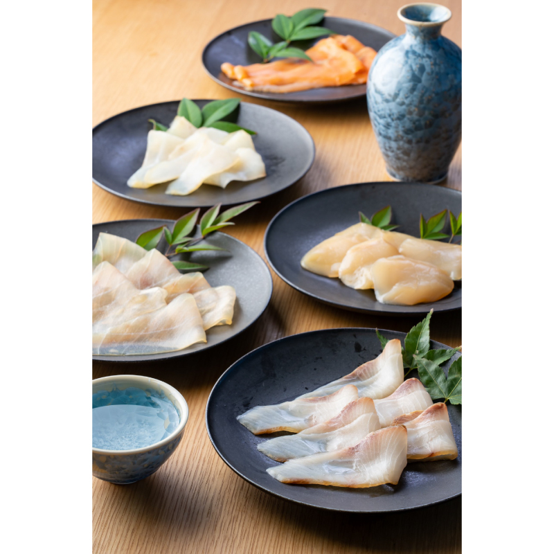 国産魚介5種を使用した漢魂プレミアムスモーク5種の盛り付け